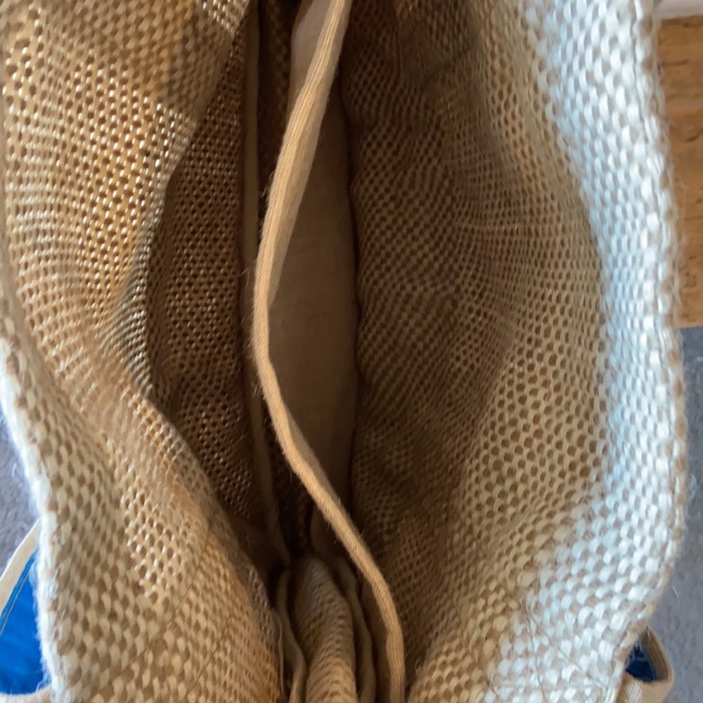 BEACH TOTE W INSIDE POCKET & BLUE SHOULDER STRAPS‎ - Picture 4 of 5
